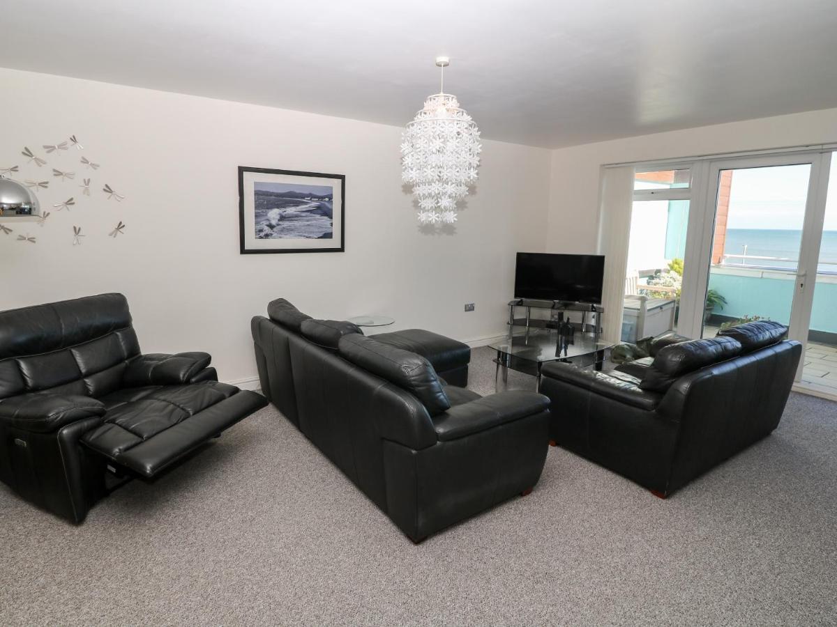Sea View Apartment Pwllheli Exterior photo