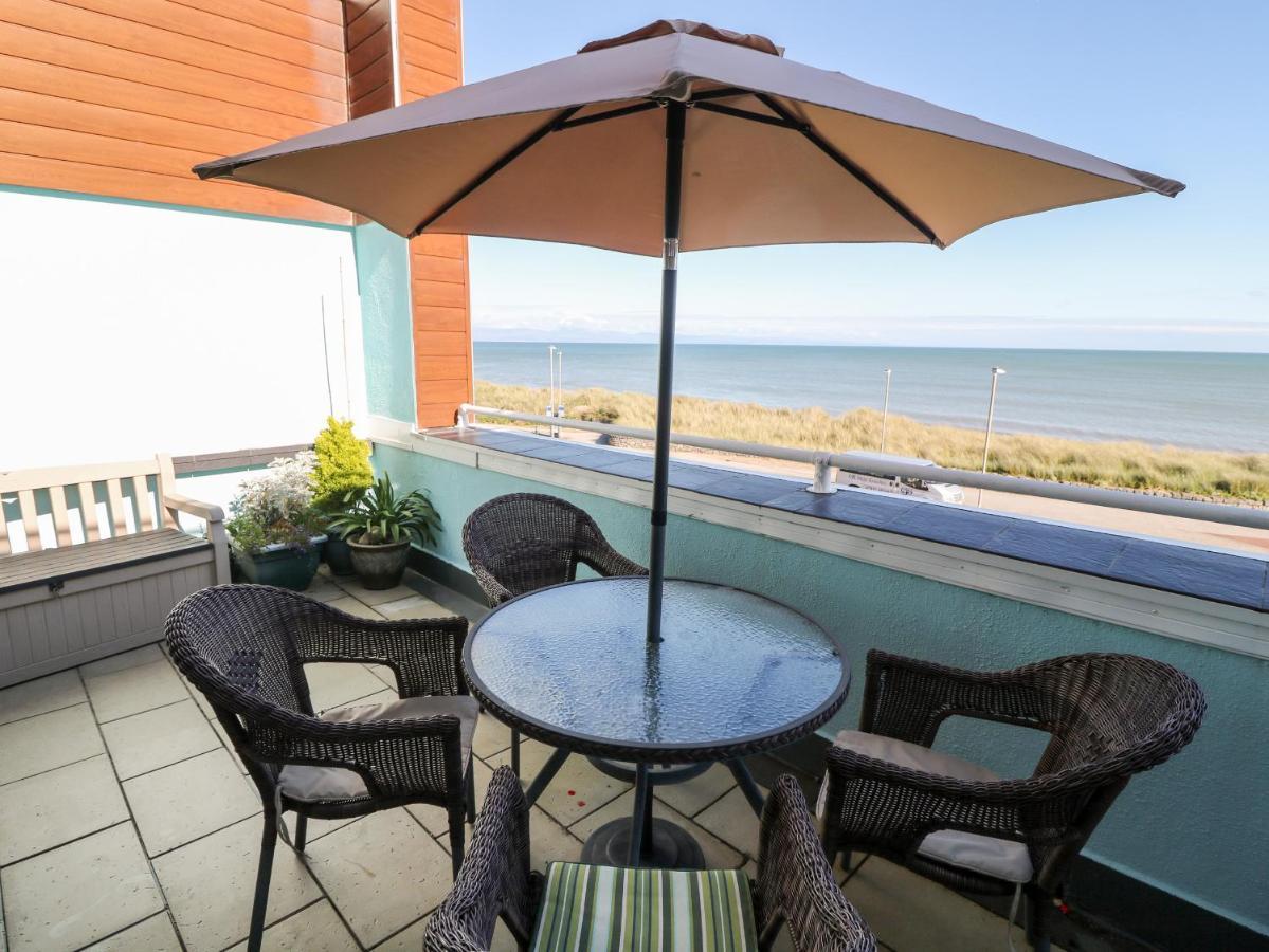 Sea View Apartment Pwllheli Exterior photo